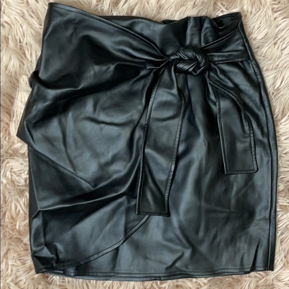 Faux leather high waisted skirt